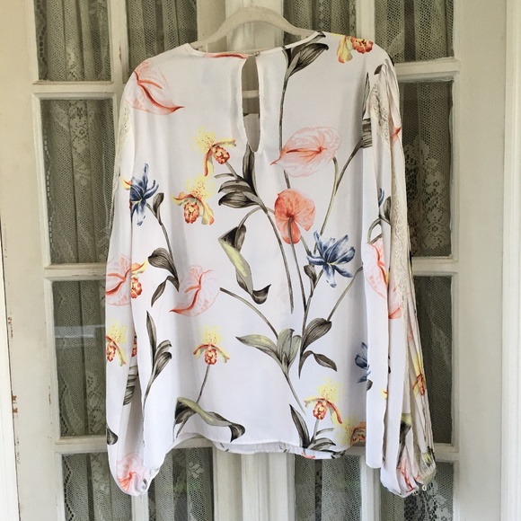 Host Pick! WHBM Floral Print Blouse - Medium - Picture 6 of 7